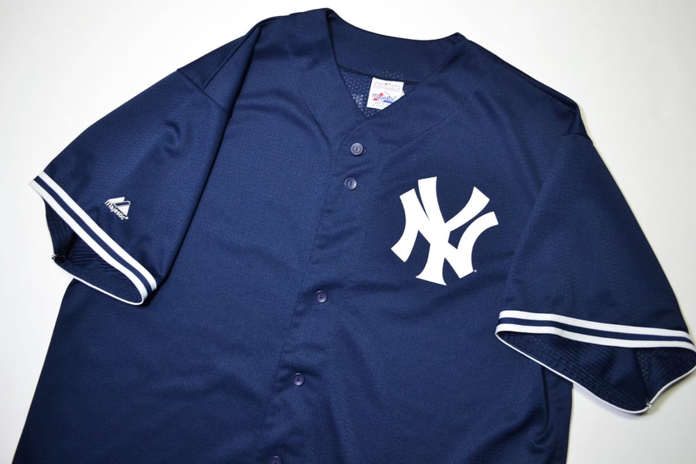 Derek jeter hot sale jersey majestic